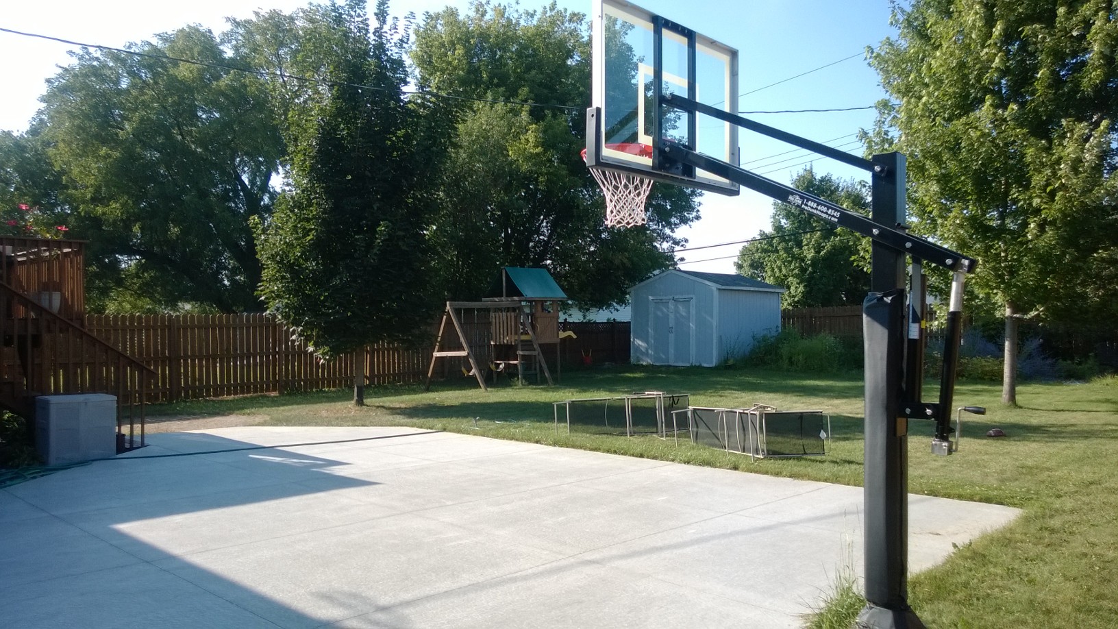 A great shot showing the whole playing area of the backyard court.